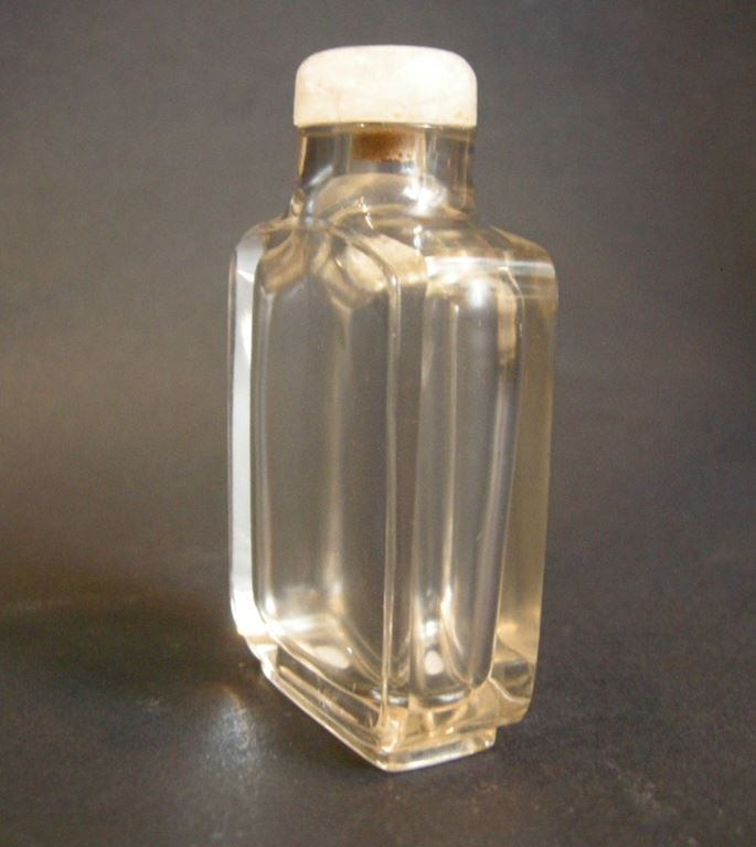 Pure rock Crystal snuff bottle of rectangular shape | MasterArt